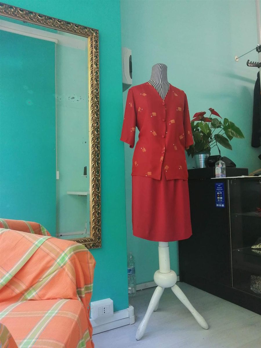 Completo giacca e gonna rosso su misura — Sartoria Bea Roma